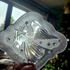 Trumpeting Angels Set of 2 Glass Plates